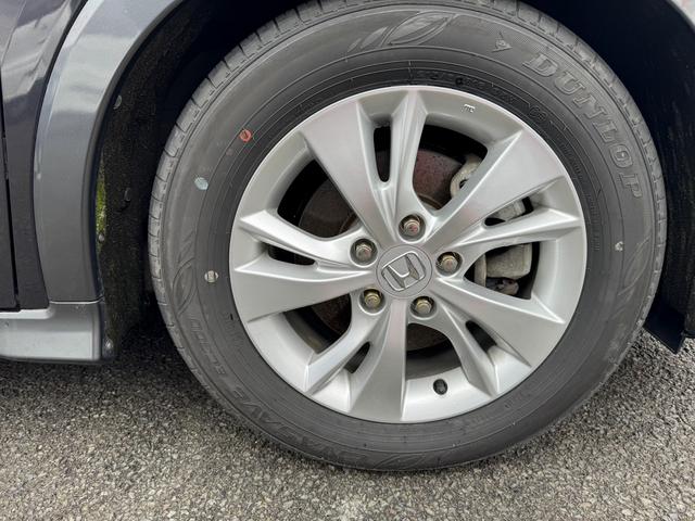 ヴェゼル ハイブリッドＸ　社外ナビ　シートヒーター　１６インチアルミホイール　エンジンプッシュスタート４ＷＤ　オートクルーズコントロール　衝突被害軽減システム　オートライト　ＬＥＤヘッドランプ　ＡＴ　盗難防止システム（32枚目）