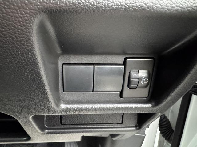 スペーシアカスタム ハイブリッドＧＳ　ステアリングスイッチ　シートヒーター　エンジンプッシュスタート　４ＷＤ　両側スライド・片側電動　クリアランスソナー　オートクルーズコントロール　レーンアシスト　衝突被害軽減システム　ＬＥＤヘッドランプ（14枚目）