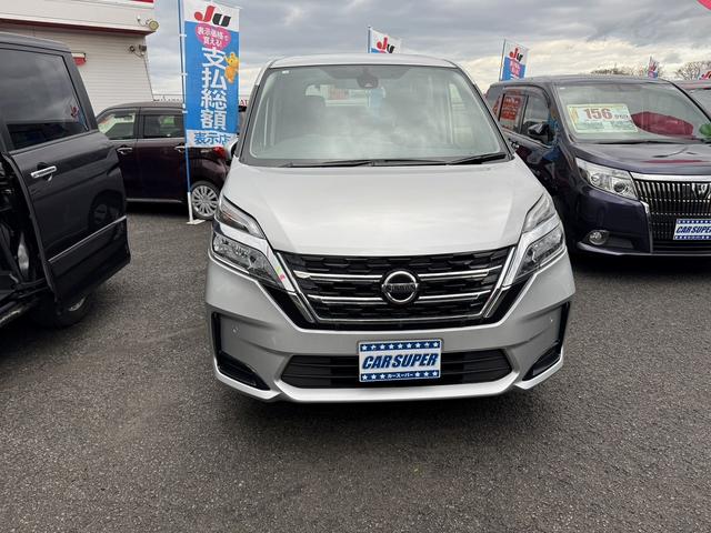 セレナ Ｂ　４ＷＤ　ドライブレコーダー　クリアランスソナー　オートクルーズコントロール　オートライト　スマートキー　アイドリングストップ　電動格納ミラー　３列シート　ＣＶＴ　盗難防止システム　衝突安全ボディ（2枚目）