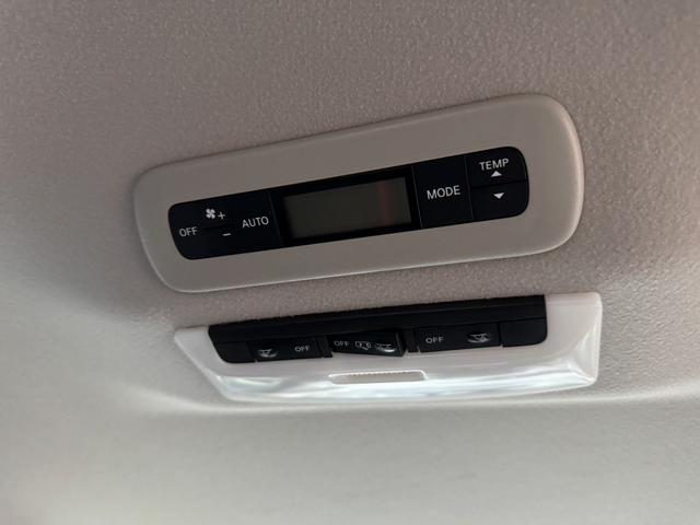 セレナ Ｂ　４ＷＤ　ドライブレコーダー　クリアランスソナー　オートクルーズコントロール　オートライト　スマートキー　アイドリングストップ　電動格納ミラー　３列シート　ＣＶＴ　盗難防止システム　衝突安全ボディ（14枚目）