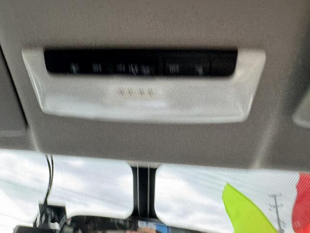 セレナ Ｂ　４ＷＤ　ドライブレコーダー　クリアランスソナー　オートクルーズコントロール　オートライト　スマートキー　アイドリングストップ　電動格納ミラー　３列シート　ＣＶＴ　盗難防止システム　衝突安全ボディ（18枚目）