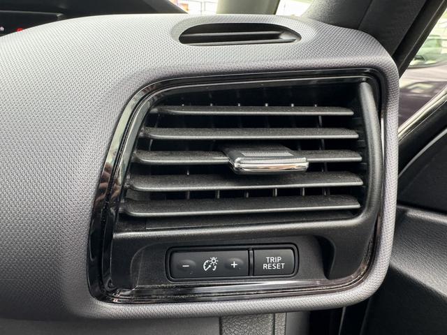 セレナ Ｂ　４ＷＤ　ドライブレコーダー　クリアランスソナー　オートクルーズコントロール　オートライト　スマートキー　アイドリングストップ　電動格納ミラー　３列シート　ＣＶＴ　盗難防止システム　衝突安全ボディ（20枚目）