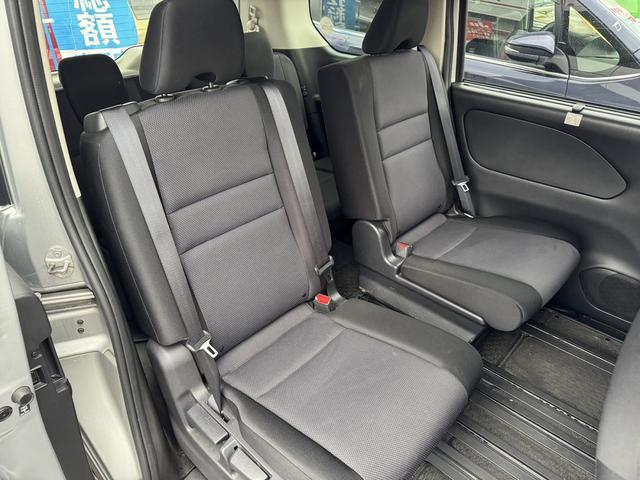 セレナ Ｂ　４ＷＤ　ドライブレコーダー　クリアランスソナー　オートクルーズコントロール　オートライト　スマートキー　アイドリングストップ　電動格納ミラー　３列シート　ＣＶＴ　盗難防止システム　衝突安全ボディ（28枚目）