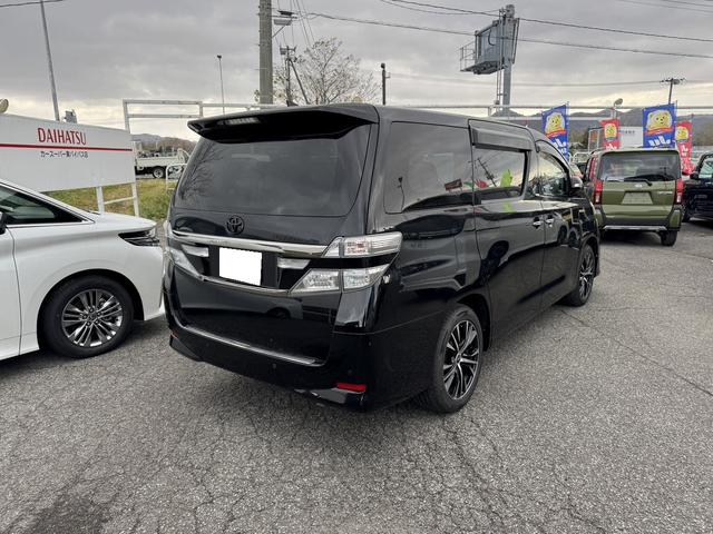 ヴェルファイアハイブリッド Ｘ　４ＷＤ　ドライブレコーダー　ＥＴＣ　ＴＶ　クリアランスソナー　オートクルーズコントロール　両側電動スライドドア　ＨＩＤ　スマートキー　電動格納ミラー　後席モニター　３列シート　ＣＶＴ　アルミホイール（17枚目）