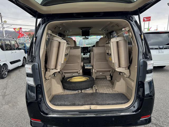 ヴェルファイアハイブリッド Ｘ　４ＷＤ　ドライブレコーダー　ＥＴＣ　ＴＶ　クリアランスソナー　オートクルーズコントロール　両側電動スライドドア　ＨＩＤ　スマートキー　電動格納ミラー　後席モニター　３列シート　ＣＶＴ　アルミホイール（21枚目）