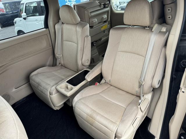 ヴェルファイアハイブリッド Ｘ　４ＷＤ　ドライブレコーダー　ＥＴＣ　ＴＶ　クリアランスソナー　オートクルーズコントロール　両側電動スライドドア　ＨＩＤ　スマートキー　電動格納ミラー　後席モニター　３列シート　ＣＶＴ　アルミホイール（26枚目）