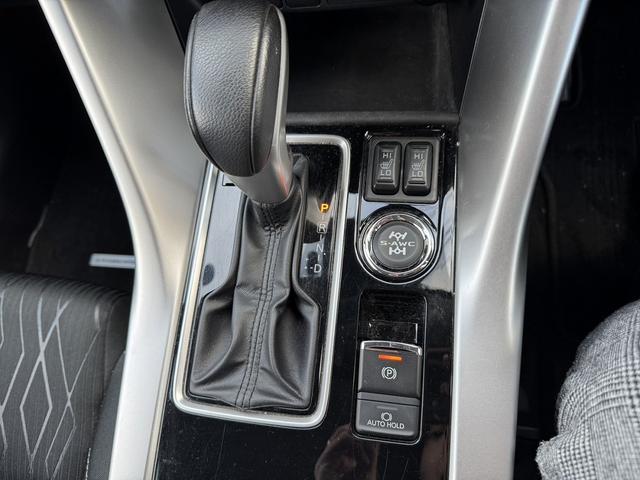 エクリプスクロス Ｇ　４ＷＤ　ＥＴＣ　バックカメラ　クリアランスソナー　オートクルーズコントロール　レーンアシスト　衝突被害軽減システム　ナビ　オートライト　ＬＥＤヘッドランプ　ヘッドライトウォッシャー　アルミホイール（6枚目）