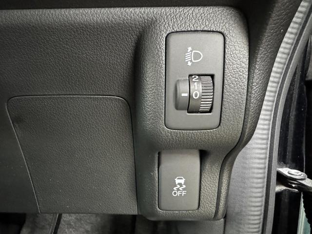 Ｎ－ＢＯＸ Ｇ・Ｌパッケージ　４ＷＤ　ＥＴＣ　バックカメラ　両側スライド・片側電動　ナビ　スマートキー　アイドリングストップ　電動格納ミラー　シートヒーター　ベンチシート　ＣＶＴ　盗難防止システム　ＡＢＳ　ＥＳＣ　衝突安全ボディ（12枚目）