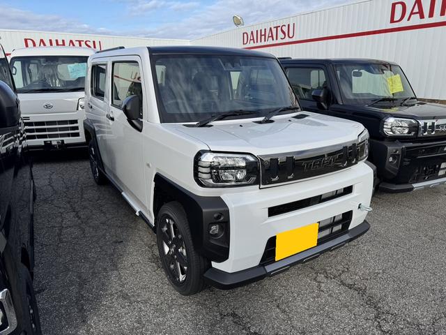 タフト Ｇ　ダーククロムベンチャー　４ＷＤ　クリアランスソナー　オートクルーズコントロール　衝突被害軽減システム　オートライト　ＬＥＤヘッドランプ　ヘッドライトウォッシャー　スマートキー　電動格納ミラー　ＣＶＴ　盗難防止システム　ＡＢＳ（3枚目）