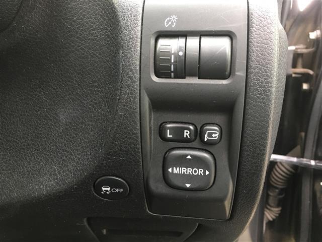 2.0i 4WD 7人乗り ワンオーナー 横滑り防止装置(16枚目)