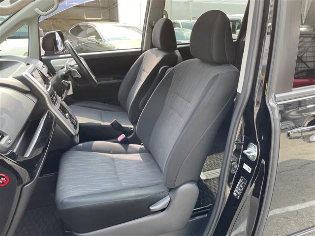 ヴォクシー ＺＳ　４ＷＤ／ワンオーナー／純正メモリナビ／ＢＴ／ＡＵＸ／ＡＭ／ＦＭ／ＤＶＤ／ＣＤ／ＷＡＣ／フルセグＴＶ／バックカメラ／寒冷地仕様／両側パワースライドドア／純正ＡＷ／純正フロアマット／社外ドライブレコーダー（28枚目）