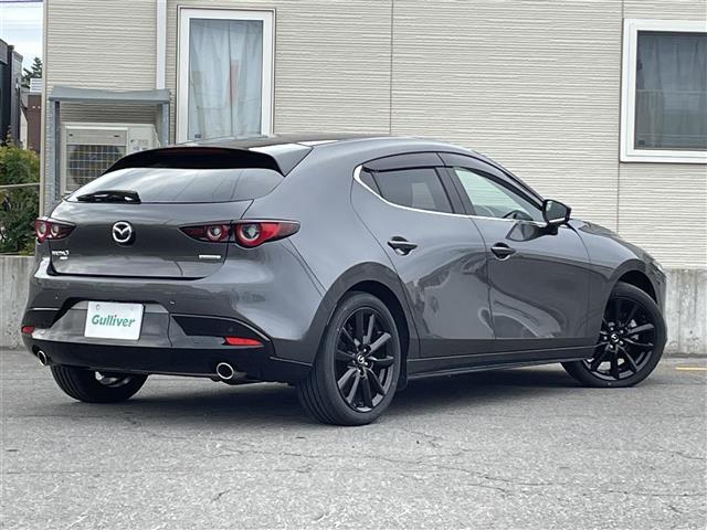 ＭＡＺＤＡ３ファストバック １５Ｓ　ブラックトーンエディション　ワンオーナー／４ＷＤ／フルセグ／全周囲カメラ／パーキングセンサー／車線逸脱警報／ブラインドスポットモニター／レーンキープアシスト／プリクラッシュブレーキ／クルーズコントロール／冬タイヤ積込（ＶＲＸ３）（5枚目）
