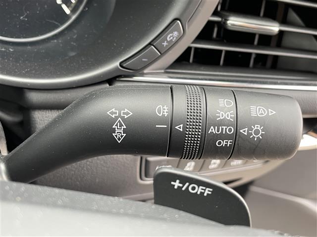ＭＡＺＤＡ３ファストバック １５Ｓ　ブラックトーンエディション　ワンオーナー／４ＷＤ／フルセグ／全周囲カメラ／パーキングセンサー／車線逸脱警報／ブラインドスポットモニター／レーンキープアシスト／プリクラッシュブレーキ／クルーズコントロール／冬タイヤ積込（ＶＲＸ３）（12枚目）