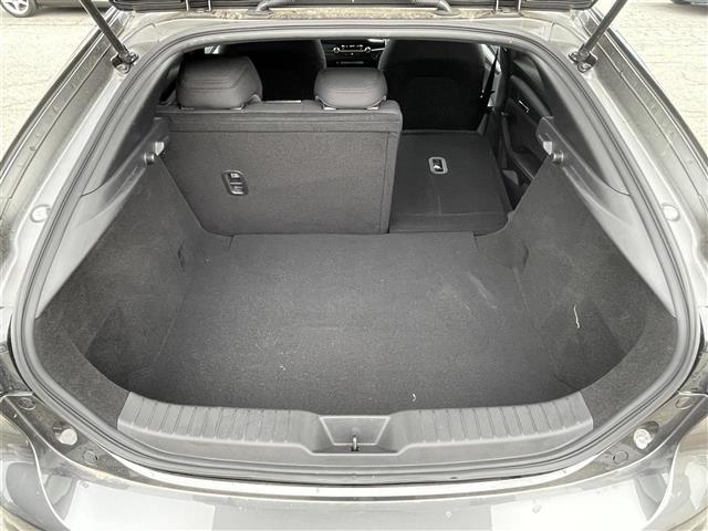 ＭＡＺＤＡ３ファストバック １５Ｓ　ブラックトーンエディション　ワンオーナー／４ＷＤ／フルセグ／全周囲カメラ／パーキングセンサー／車線逸脱警報／ブラインドスポットモニター／レーンキープアシスト／プリクラッシュブレーキ／クルーズコントロール／冬タイヤ積込（ＶＲＸ３）（26枚目）