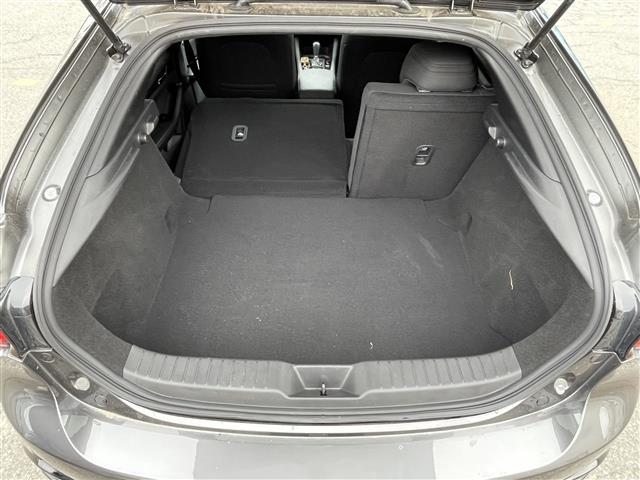ＭＡＺＤＡ３ファストバック １５Ｓ　ブラックトーンエディション　ワンオーナー／４ＷＤ／フルセグ／全周囲カメラ／パーキングセンサー／車線逸脱警報／ブラインドスポットモニター／レーンキープアシスト／プリクラッシュブレーキ／クルーズコントロール／冬タイヤ積込（ＶＲＸ３）（27枚目）