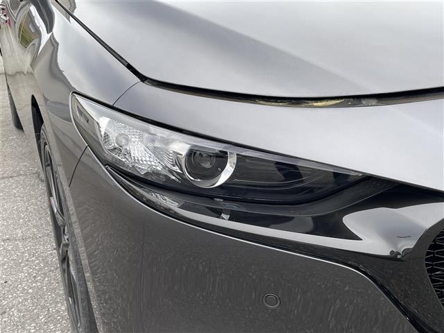 ＭＡＺＤＡ３ファストバック １５Ｓ　ブラックトーンエディション　ワンオーナー／４ＷＤ／フルセグ／全周囲カメラ／パーキングセンサー／車線逸脱警報／ブラインドスポットモニター／レーンキープアシスト／プリクラッシュブレーキ／クルーズコントロール／冬タイヤ積込（ＶＲＸ３）（33枚目）