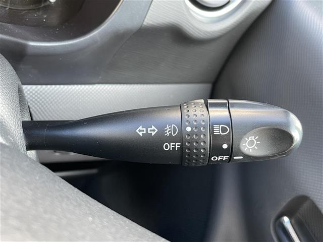 ルクラカスタム Ｒ　４ＷＤ／社外メモリナビ／フルセグＴＶ／ＡＭ／ＦＭ／ＣＤ／ＤＶＤ／ＢＴ／フォグランプ／純正１４ＡＷ／純正フロアマット／ＥＴＣ／室内イルミネーション仕様／冬タイヤ積み込み有／保証書（11枚目）
