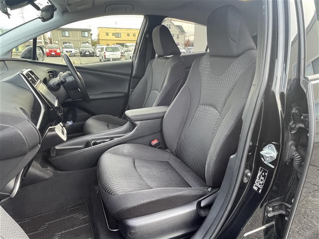 プリウス S 4WD/純正メモリナビ/フルセグTV/AM/FM/CD/BT/フォグランプ/バックカメラ/純正フロアマット/ETC/ドラレコ/横滑り防止機能/トヨタセーフティセンス/エアバッグダブルサイド/冬タイヤ(26枚目)