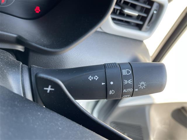 スイフト ハイブリッドＭＺ　４ＷＤ／ワンオーナー／純正メモリナビ／フルセグＴＶ／ＡＭ／ＦＭ／ＣＤ／ＢＴ／ＵＳＢ／純正１６ＡＷ／純正フロアマット／シートヒーター／フォグランプ／オートライト／コーナーセンサー／アイドリングストップ（13枚目）