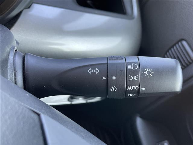 スペーシアギア ハイブリッドXZ ワンオーナー/4WD/社外オーディオ/両側パワースライドドア/パーキングセンサー/車線逸脱防止/衝突軽減ブレーキ/横滑り防止/純正LEDヘッドライト/フォグランプ/シートヒーター/ETC/取説/保証書(12枚目)