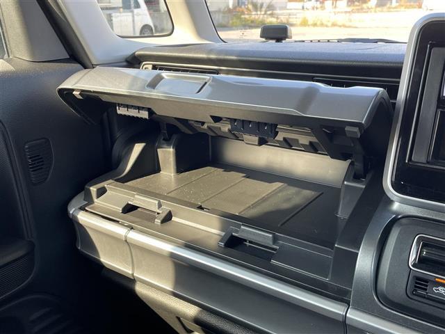 スペーシアギア ハイブリッドXZ ワンオーナー/4WD/社外オーディオ/両側パワースライドドア/パーキングセンサー/車線逸脱防止/衝突軽減ブレーキ/横滑り防止/純正LEDヘッドライト/フォグランプ/シートヒーター/ETC/取説/保証書(28枚目)