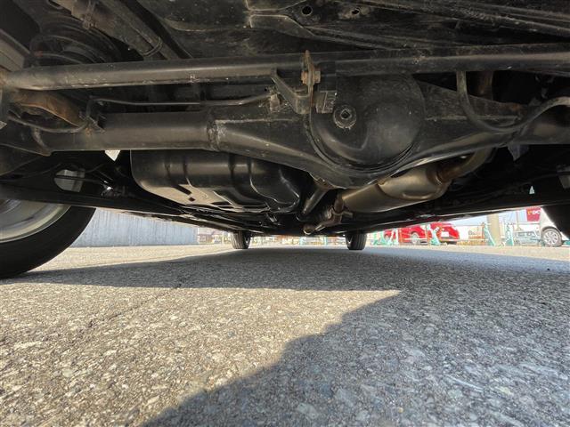 スペーシアギア ハイブリッドXZ ワンオーナー/4WD/社外オーディオ/両側パワースライドドア/パーキングセンサー/車線逸脱防止/衝突軽減ブレーキ/横滑り防止/純正LEDヘッドライト/フォグランプ/シートヒーター/ETC/取説/保証書(34枚目)