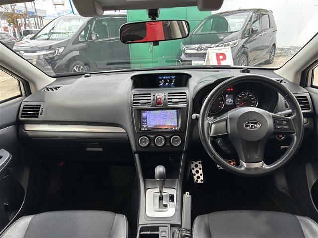 インプレッサスポーツ ２．０ｉ－Ｓアイサイト　４ＷＤ／社外ナビ／フルセグＴＶ／ＡＭ／ＦＭ／ＣＤ／ＤＶＤ／ＢＴ／純正１７ＡＷ／ＥＴＣ／Ｄ席パワーシート／純正フロアマット／コーナーセンサー／フォグランプ／オートライト／クルコン／パドルシフト（11枚目）