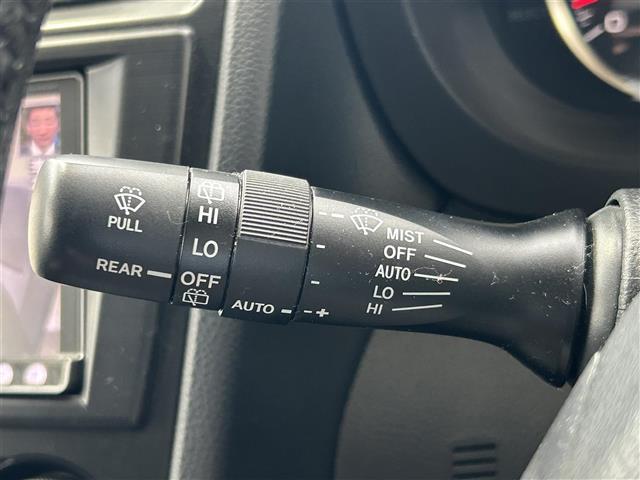 インプレッサスポーツ ２．０ｉ－Ｓアイサイト　４ＷＤ／社外ナビ／フルセグＴＶ／ＡＭ／ＦＭ／ＣＤ／ＤＶＤ／ＢＴ／純正１７ＡＷ／ＥＴＣ／Ｄ席パワーシート／純正フロアマット／コーナーセンサー／フォグランプ／オートライト／クルコン／パドルシフト（15枚目）