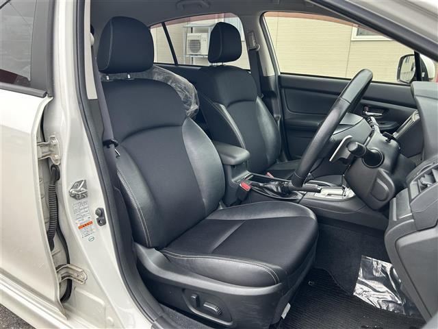 インプレッサスポーツ ２．０ｉ－Ｓアイサイト　４ＷＤ／社外ナビ／フルセグＴＶ／ＡＭ／ＦＭ／ＣＤ／ＤＶＤ／ＢＴ／純正１７ＡＷ／ＥＴＣ／Ｄ席パワーシート／純正フロアマット／コーナーセンサー／フォグランプ／オートライト／クルコン／パドルシフト（27枚目）