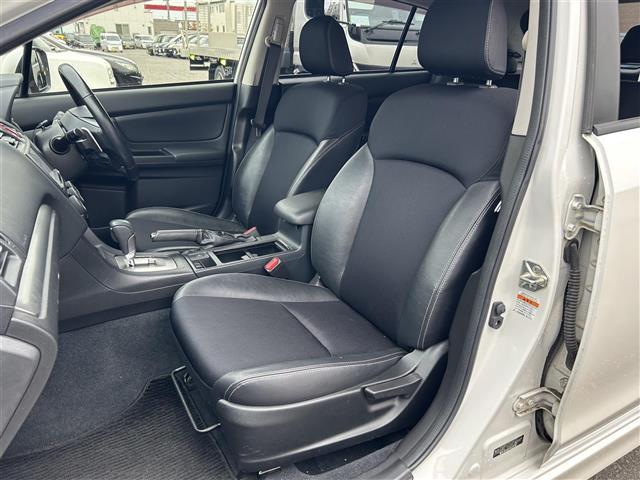 インプレッサスポーツ ２．０ｉ－Ｓアイサイト　４ＷＤ／社外ナビ／フルセグＴＶ／ＡＭ／ＦＭ／ＣＤ／ＤＶＤ／ＢＴ／純正１７ＡＷ／ＥＴＣ／Ｄ席パワーシート／純正フロアマット／コーナーセンサー／フォグランプ／オートライト／クルコン／パドルシフト（29枚目）