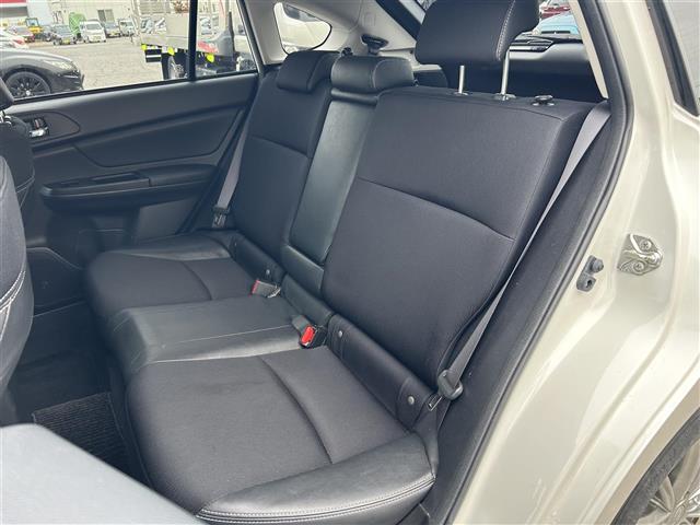 インプレッサスポーツ ２．０ｉ－Ｓアイサイト　４ＷＤ／社外ナビ／フルセグＴＶ／ＡＭ／ＦＭ／ＣＤ／ＤＶＤ／ＢＴ／純正１７ＡＷ／ＥＴＣ／Ｄ席パワーシート／純正フロアマット／コーナーセンサー／フォグランプ／オートライト／クルコン／パドルシフト（31枚目）