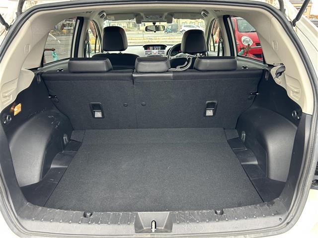 インプレッサスポーツ ２．０ｉ－Ｓアイサイト　４ＷＤ／社外ナビ／フルセグＴＶ／ＡＭ／ＦＭ／ＣＤ／ＤＶＤ／ＢＴ／純正１７ＡＷ／ＥＴＣ／Ｄ席パワーシート／純正フロアマット／コーナーセンサー／フォグランプ／オートライト／クルコン／パドルシフト（32枚目）