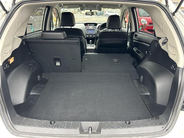 インプレッサスポーツ ２．０ｉ－Ｓアイサイト　４ＷＤ／社外ナビ／フルセグＴＶ／ＡＭ／ＦＭ／ＣＤ／ＤＶＤ／ＢＴ／純正１７ＡＷ／ＥＴＣ／Ｄ席パワーシート／純正フロアマット／コーナーセンサー／フォグランプ／オートライト／クルコン／パドルシフト（33枚目）