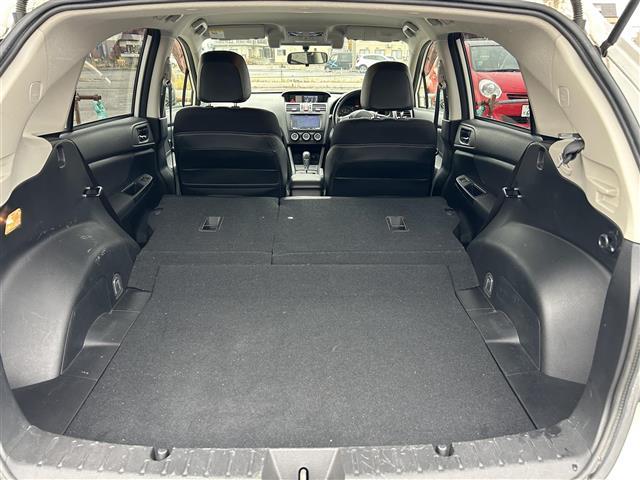 インプレッサスポーツ ２．０ｉ－Ｓアイサイト　４ＷＤ／社外ナビ／フルセグＴＶ／ＡＭ／ＦＭ／ＣＤ／ＤＶＤ／ＢＴ／純正１７ＡＷ／ＥＴＣ／Ｄ席パワーシート／純正フロアマット／コーナーセンサー／フォグランプ／オートライト／クルコン／パドルシフト（34枚目）