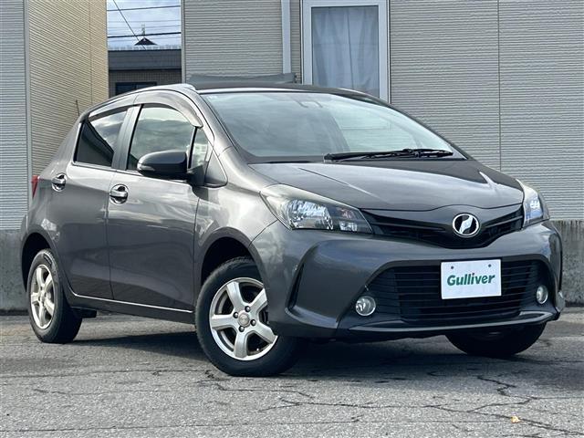 ヴィッツ F 4WD/寒冷地仕様/フォグランプ/純正ミュージックサーバ/AM/FM/CD/USB/AUX/純正フロアマット/プリクラッシュ/横滑り防止機能/車線逸脱警報/オートライト/電格ミラー/スペアキー/保、取(2枚目)