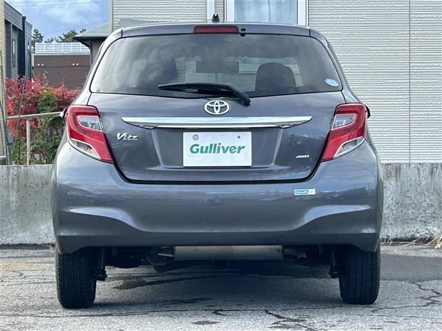 ヴィッツ F 4WD/寒冷地仕様/フォグランプ/純正ミュージックサーバ/AM/FM/CD/USB/AUX/純正フロアマット/プリクラッシュ/横滑り防止機能/車線逸脱警報/オートライト/電格ミラー/スペアキー/保、取(5枚目)