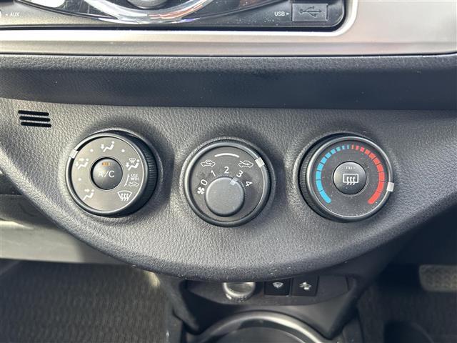 ヴィッツ F 4WD/寒冷地仕様/フォグランプ/純正ミュージックサーバ/AM/FM/CD/USB/AUX/純正フロアマット/プリクラッシュ/横滑り防止機能/車線逸脱警報/オートライト/電格ミラー/スペアキー/保、取(17枚目)