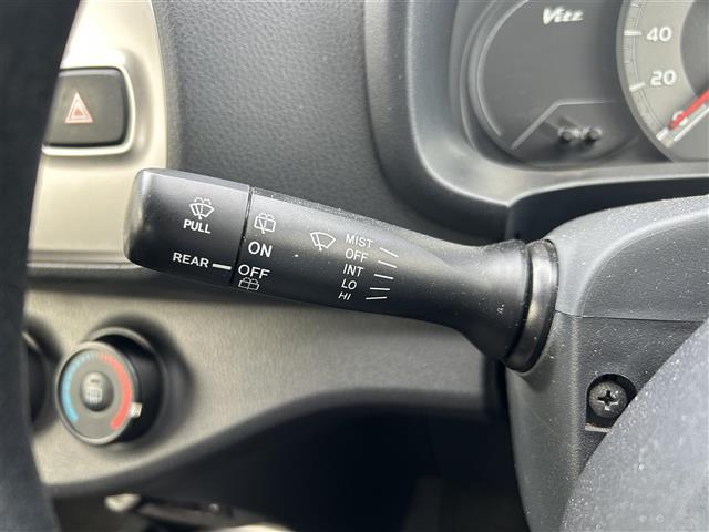 ヴィッツ F 4WD/寒冷地仕様/フォグランプ/純正ミュージックサーバ/AM/FM/CD/USB/AUX/純正フロアマット/プリクラッシュ/横滑り防止機能/車線逸脱警報/オートライト/電格ミラー/スペアキー/保、取(18枚目)