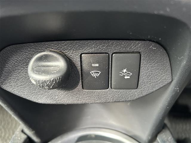 ヴィッツ F 4WD/寒冷地仕様/フォグランプ/純正ミュージックサーバ/AM/FM/CD/USB/AUX/純正フロアマット/プリクラッシュ/横滑り防止機能/車線逸脱警報/オートライト/電格ミラー/スペアキー/保、取(22枚目)