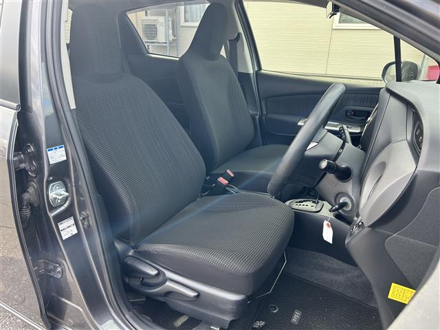 ヴィッツ F 4WD/寒冷地仕様/フォグランプ/純正ミュージックサーバ/AM/FM/CD/USB/AUX/純正フロアマット/プリクラッシュ/横滑り防止機能/車線逸脱警報/オートライト/電格ミラー/スペアキー/保、取(26枚目)