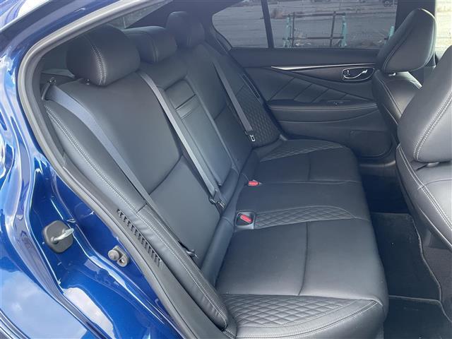 スカイライン 350GTハイブリッドタイプSP 60thリミテッド ワンオーナー/エアロ前/IMPULエアロサイドバイザー/20AWRAYS/純正19AW積込/純正フロアマット/純正SDナビ/フルセグTV/全方位モニター/バックカメラ/フォグランプ/コーナーセンサー(22枚目)