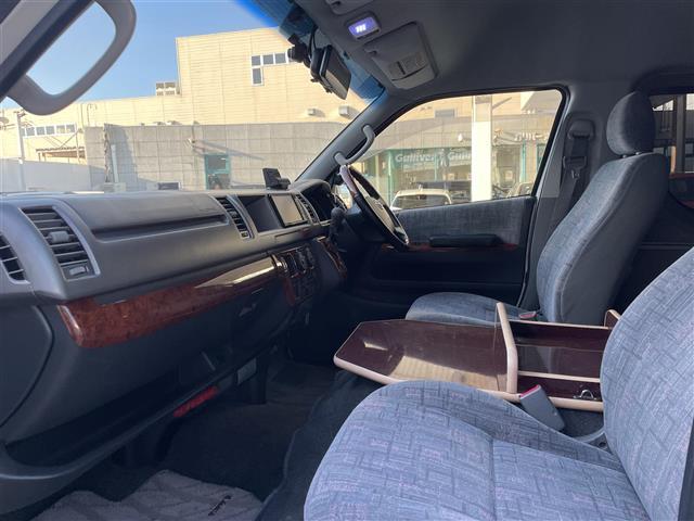 ハイエースバン ＳロングＤＸ　キャンピングカー／社外ナビ（ＢＴ／フルセグ／ＤＶＤ／ＣＤ／ラジオ）後席モニター／バックカメラ／ミラー型ドライブレコーダー／オートライト／ヒッチメンバー／スペアタイヤ（11枚目）