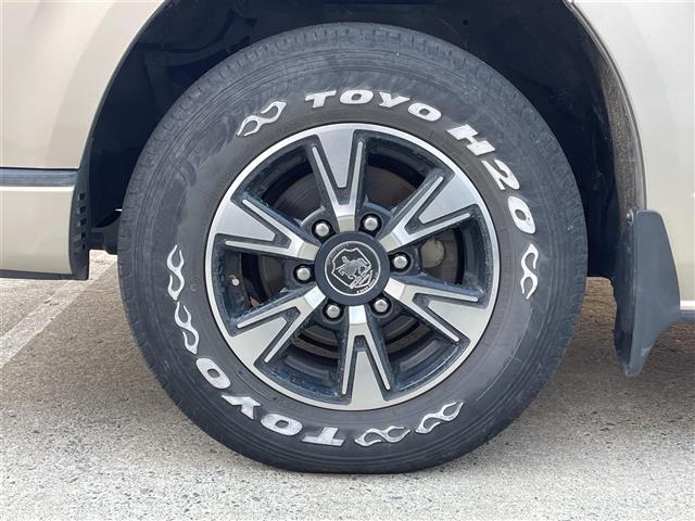 ハイエースバン ＳロングＤＸ　キャンピングカー／社外ナビ（ＢＴ／フルセグ／ＤＶＤ／ＣＤ／ラジオ）後席モニター／バックカメラ／ミラー型ドライブレコーダー／オートライト／ヒッチメンバー／スペアタイヤ（25枚目）