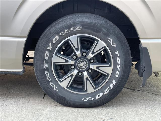 ハイエースバン ＳロングＤＸ　キャンピングカー／社外ナビ（ＢＴ／フルセグ／ＤＶＤ／ＣＤ／ラジオ）後席モニター／バックカメラ／ミラー型ドライブレコーダー／オートライト／ヒッチメンバー／スペアタイヤ（26枚目）