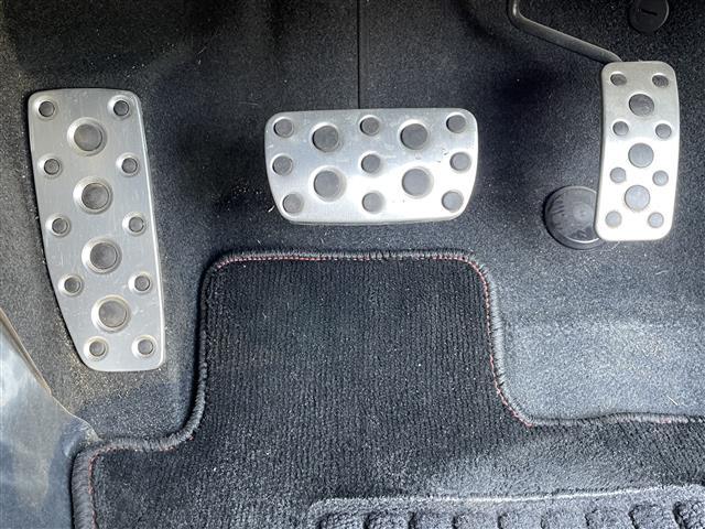 レヴォーグ １．６ＳＴＩスポーツアイサイト　寒冷地仕様／ワンオーナー／４ＷＤ／純正メモリナビ／フルセグＴＶ／ＡＭ／ＦＭ／ＣＤ／ＤＶＤ／ＢＴ／パワーシートＤ／Ｎ／シートヒーター／エアーシート／純正フロアマット／デジタルインナーミラー／クルコン（33枚目）