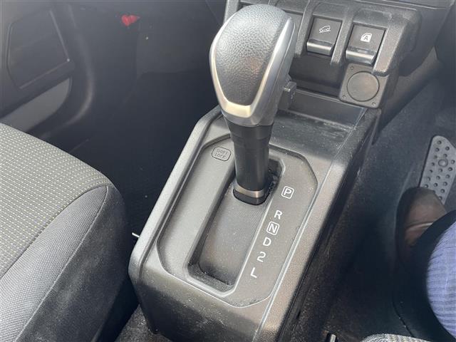 ジムニー XL 4WD/ワンオーナー/寒冷地仕様/純正16AW/社外メモリナビ/フルセグTV/AM/FM/CD/DVD/BT/背面タイヤ/前席シートヒーター/フォグランプ/オートライト/横滑り防止機能/ヒルスタート(14枚目)