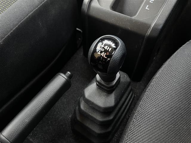 ジムニー XL 4WD/ワンオーナー/寒冷地仕様/純正16AW/社外メモリナビ/フルセグTV/AM/FM/CD/DVD/BT/背面タイヤ/前席シートヒーター/フォグランプ/オートライト/横滑り防止機能/ヒルスタート(15枚目)