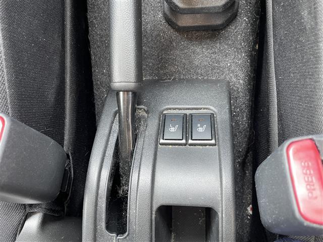 ジムニー XL 4WD/ワンオーナー/寒冷地仕様/純正16AW/社外メモリナビ/フルセグTV/AM/FM/CD/DVD/BT/背面タイヤ/前席シートヒーター/フォグランプ/オートライト/横滑り防止機能/ヒルスタート(16枚目)