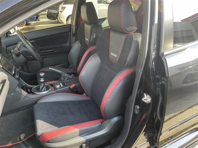 WRX STI STI タイプS 寒冷地仕様/4WD/STIエアロ/純正19AW/純正キャリパー/純正フロアマット/社外マフラー(FUJITSUBO)/レカロシート/パワーシートD/N/社外ナビ/フォグランプ/オートライト/横滑り防止(18枚目)