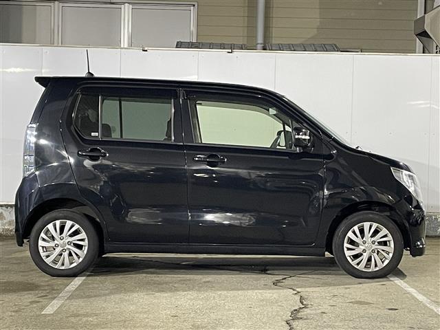 ワゴンＲ ＦＺ　４ＷＤ／寒冷地仕様／純正ミュージックサーバー／ＡＭ／ＦＭ／ＣＤ／ＡＵＸ／純正１４ＡＷ／純正フロアマット／ベンチシート／シートヒーター前席／アイドリングストップ／横滑り防止機能／衝突軽減システム（7枚目）